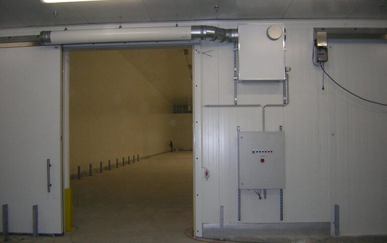 Dobřany - Penny - dveřní clona