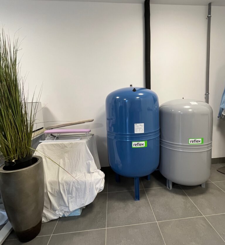 2023 Dejvice - geotermální vrt a čerpadlo