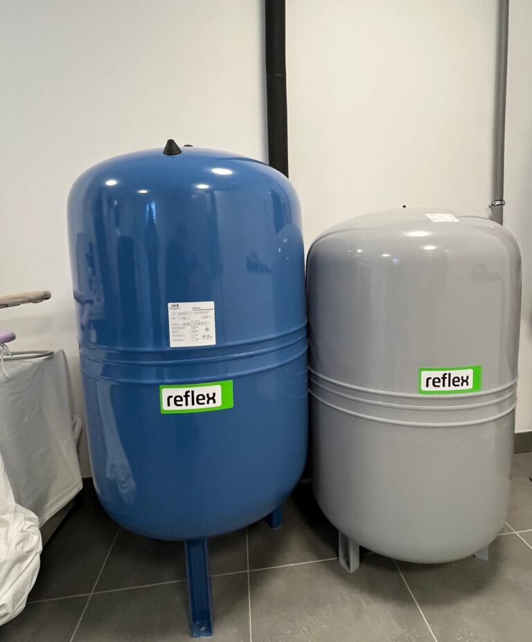 2023 Dejvice - geotermální vrt a čerpadlo