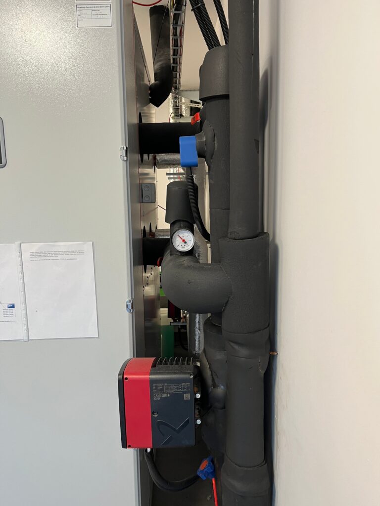 2023 Dejvice - geotermální vrt a čerpadlo